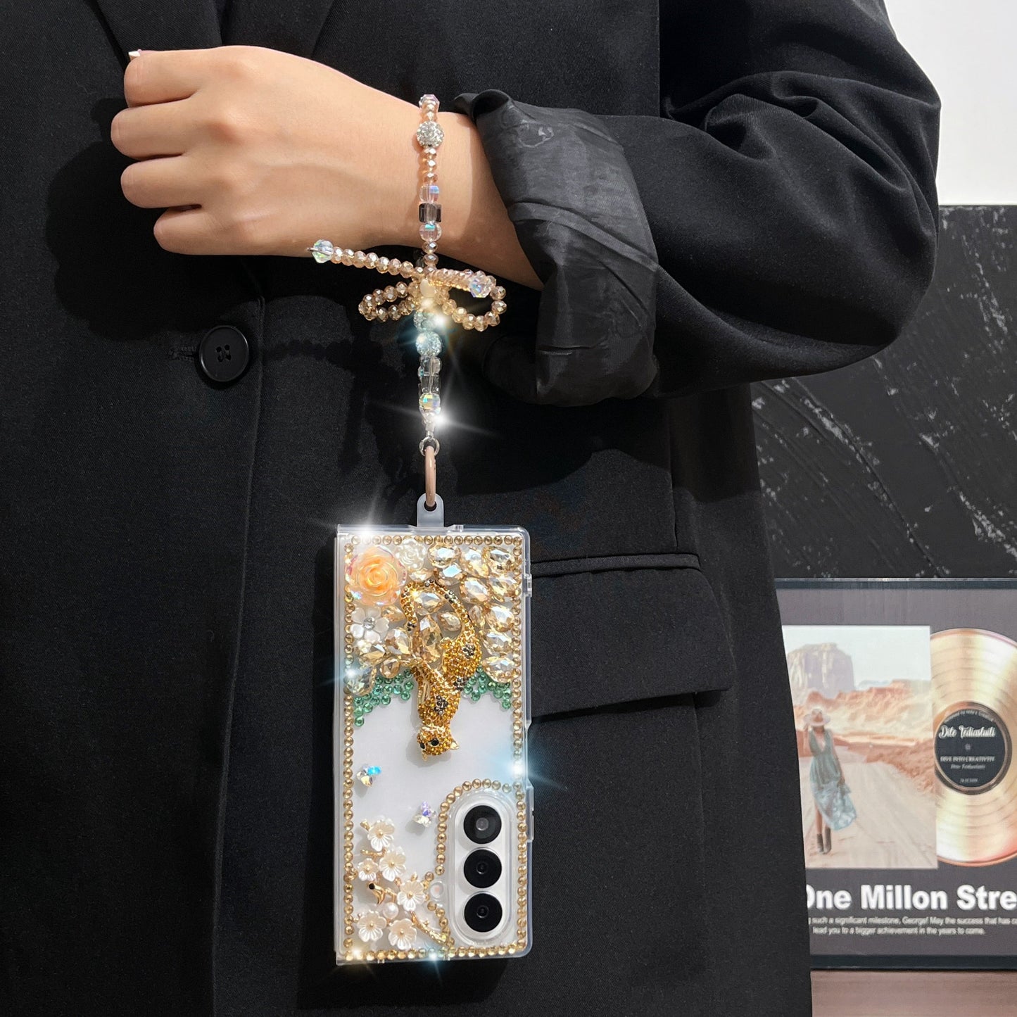 Hot Sale Glitter Diamond Leopard Case for Samsung Z Fold 7 / 6 / 5 – Folding Screen Phone Case, Free Shipping