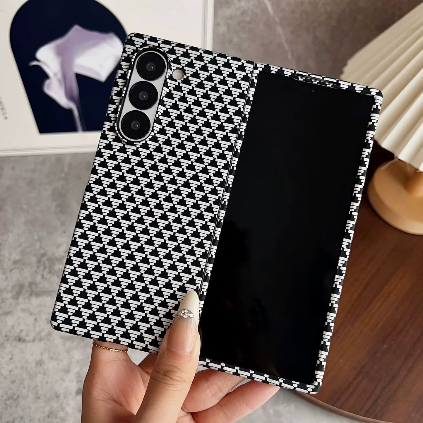 New 3D Triangular Carbon Fiber Texture PC Case for Samsung Z Fold 7 / 6 / 5 / 4 – Anti-Fall Protective Case