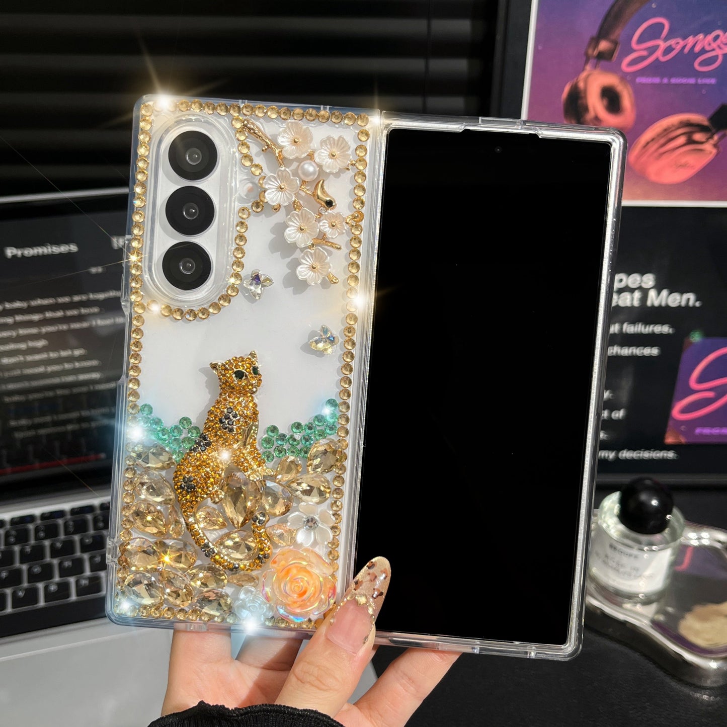 Hot Sale Glitter Diamond Leopard Case for Samsung Z Fold 7 / 6 / 5 – Folding Screen Phone Case, Free Shipping