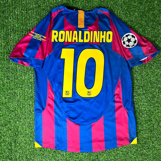 Ronaldinho Retro Jersey – FC Barcelona 2006 | Short Sleeve Edition
